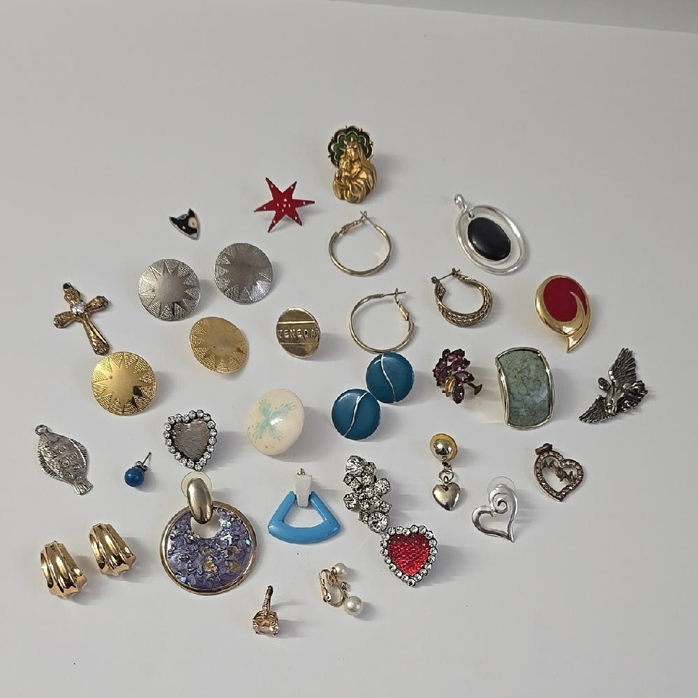 Elegant Mixed Color Earring / Jewelery Lot